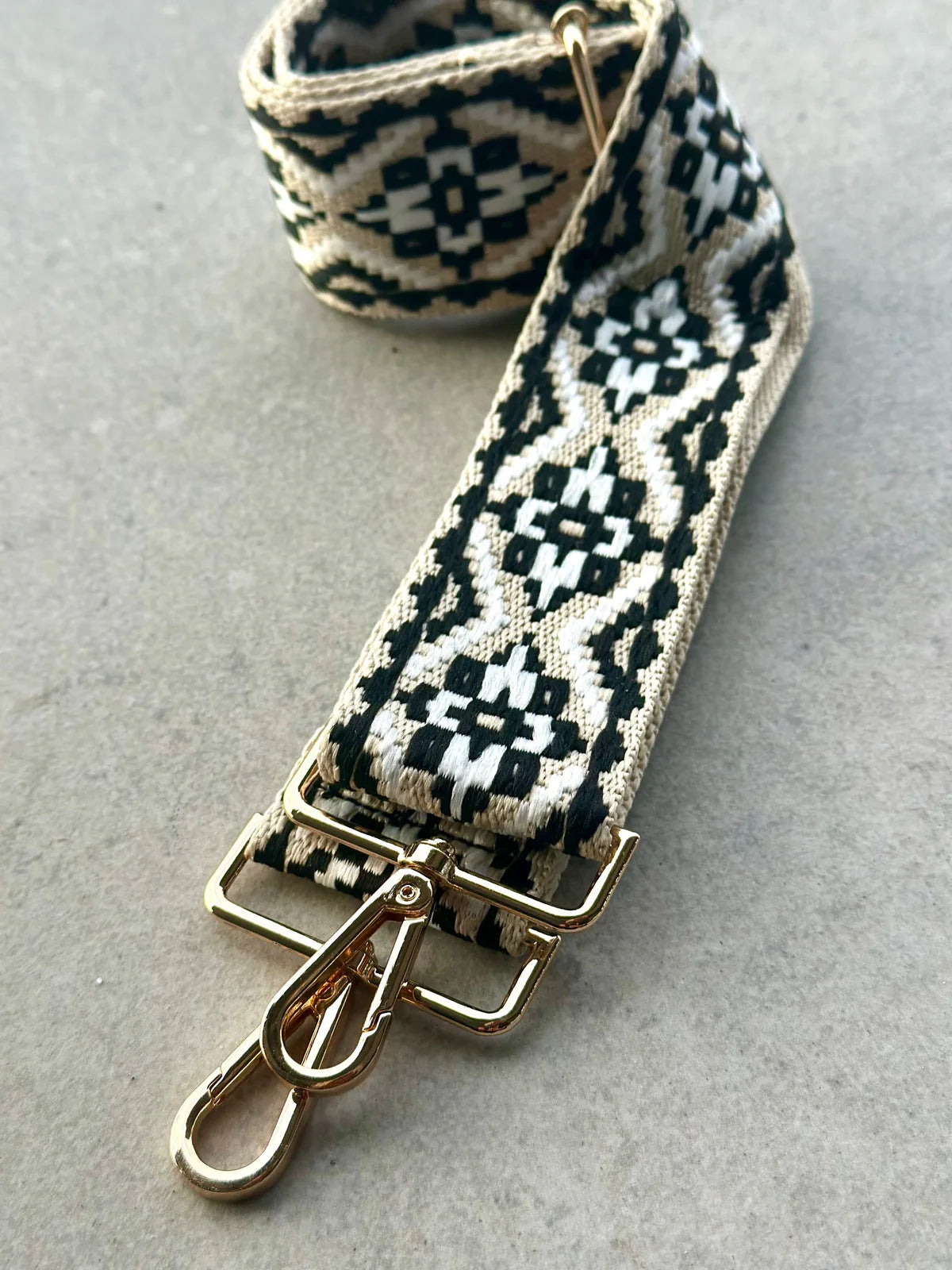Black and White Bag Strap