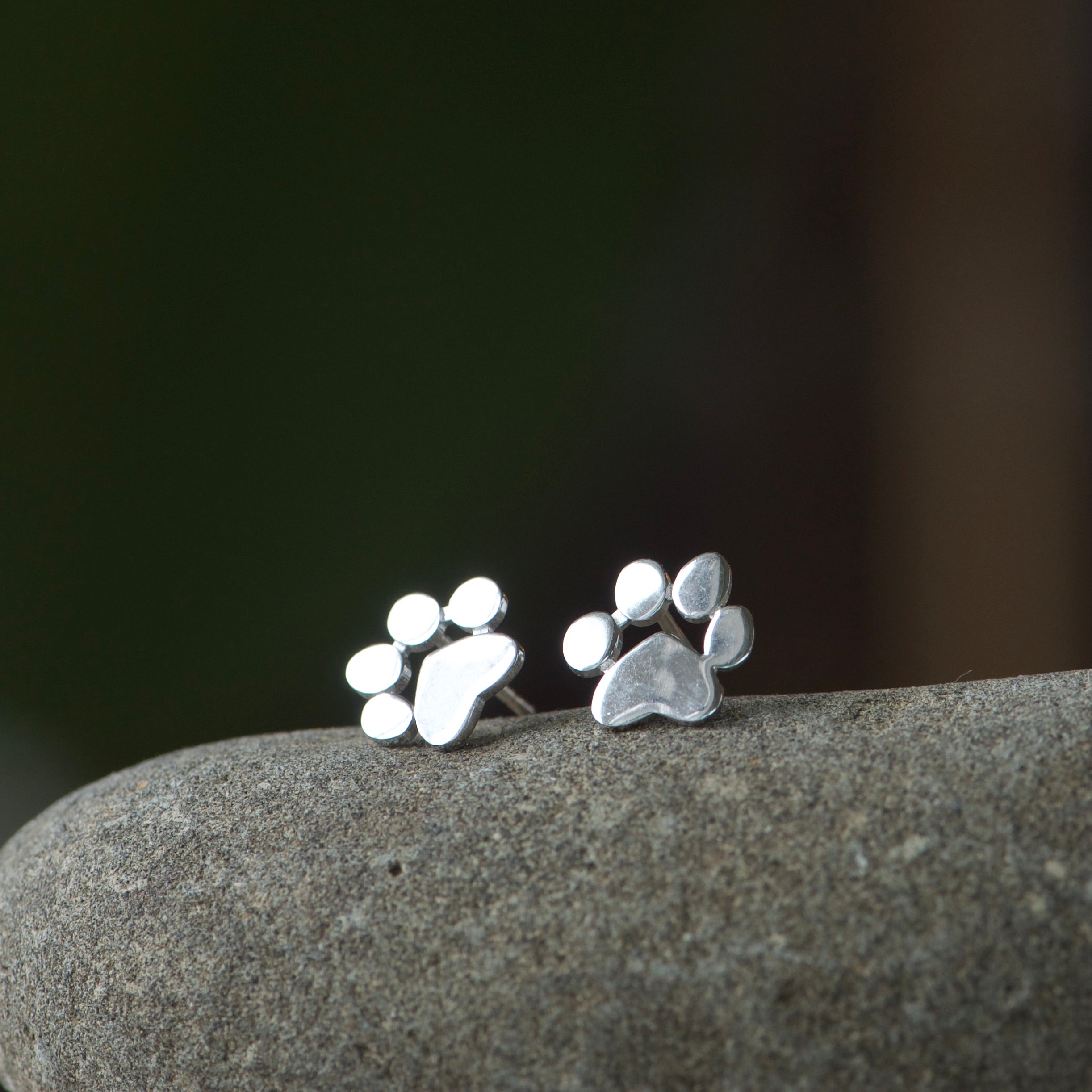 Dog paw stud earrings