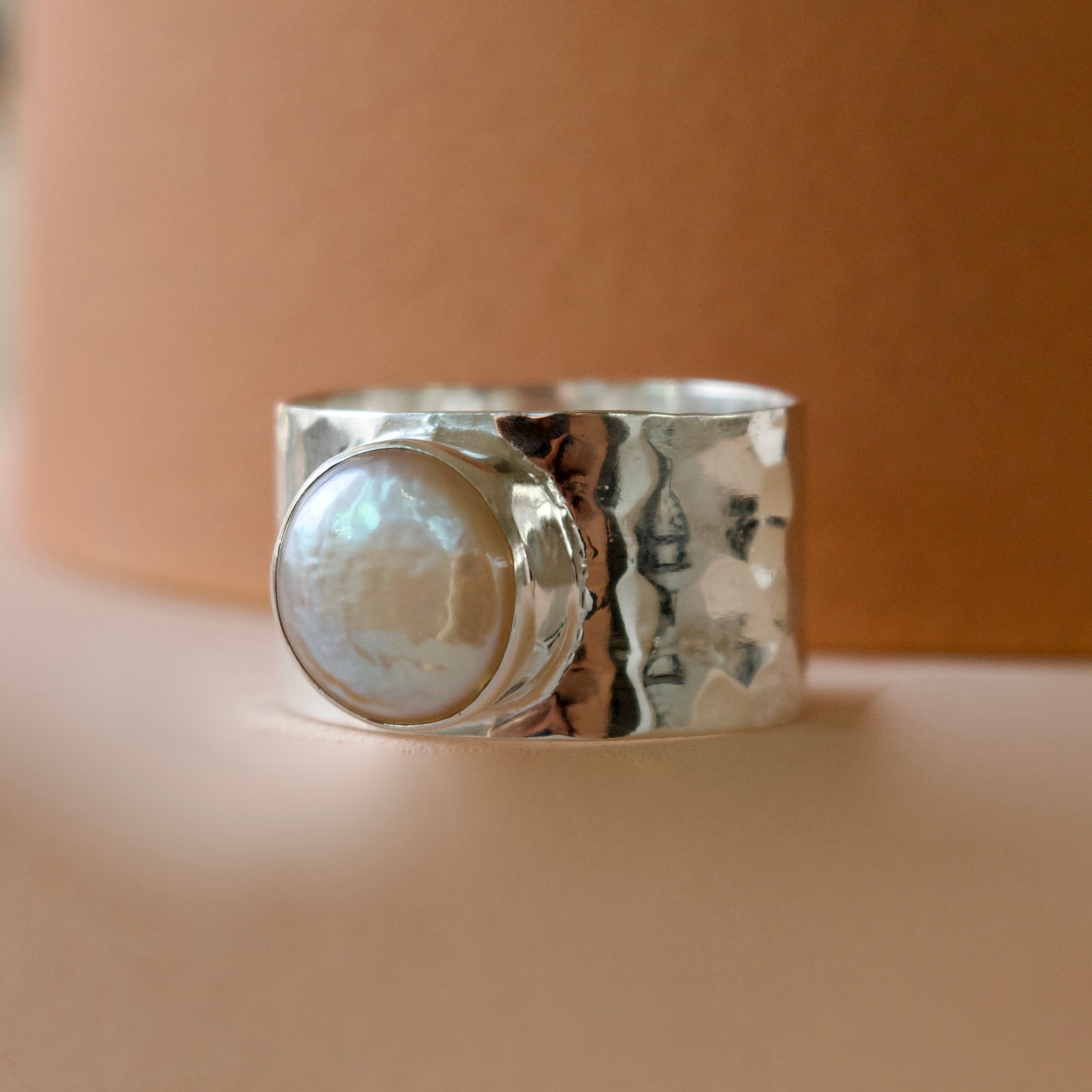 Bague bande de perles