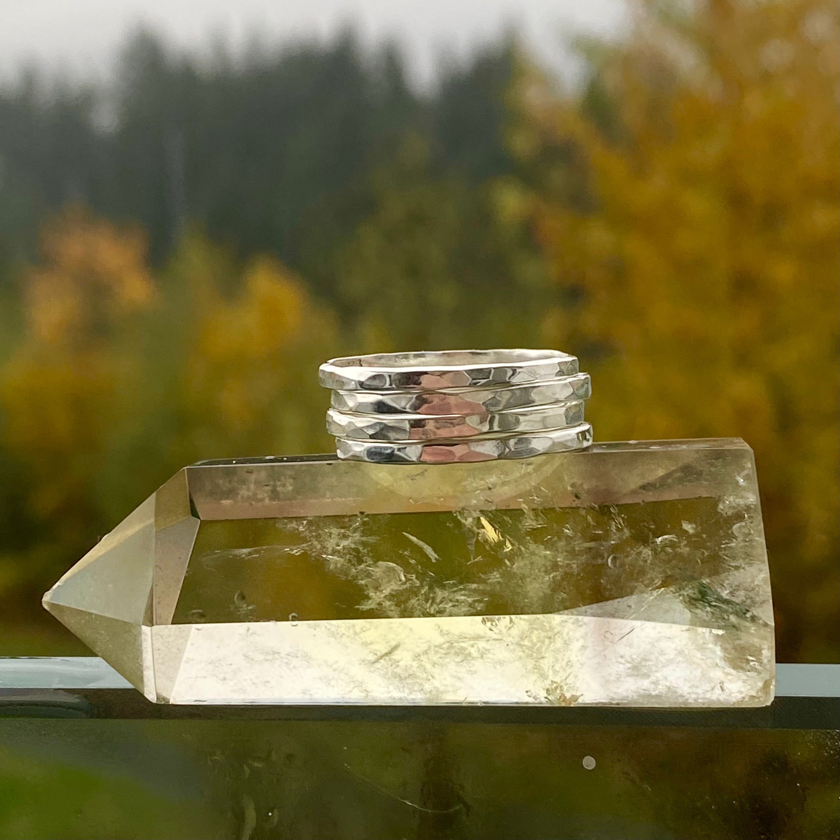 Empiler des bagues en argent