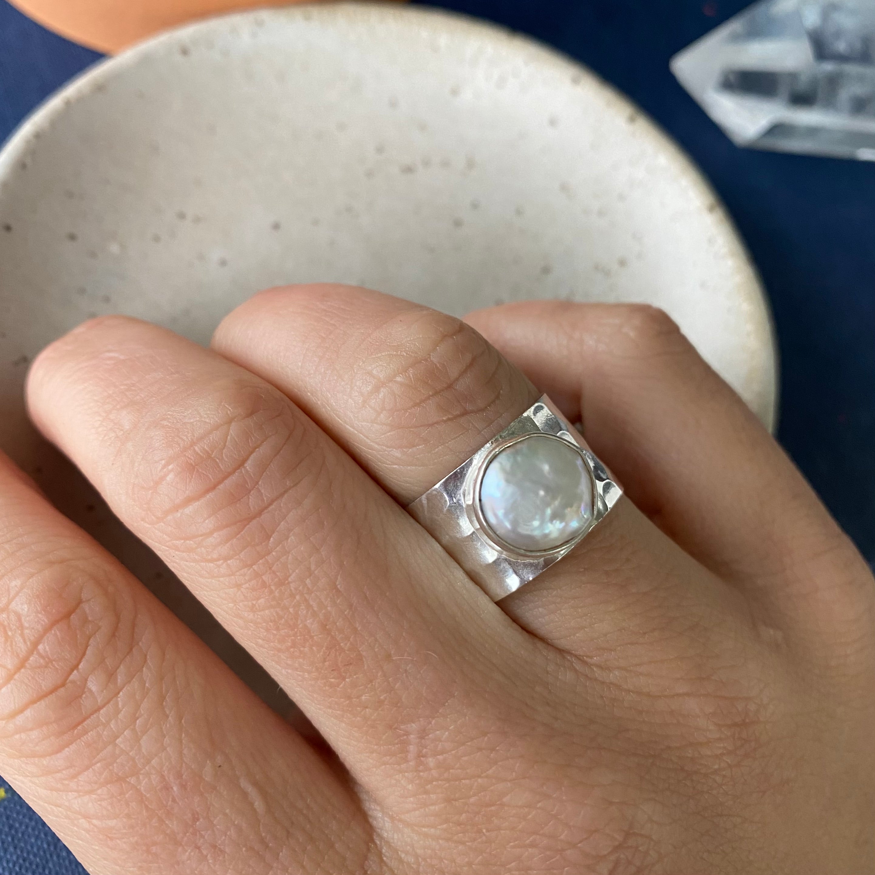 Bague bande de perles