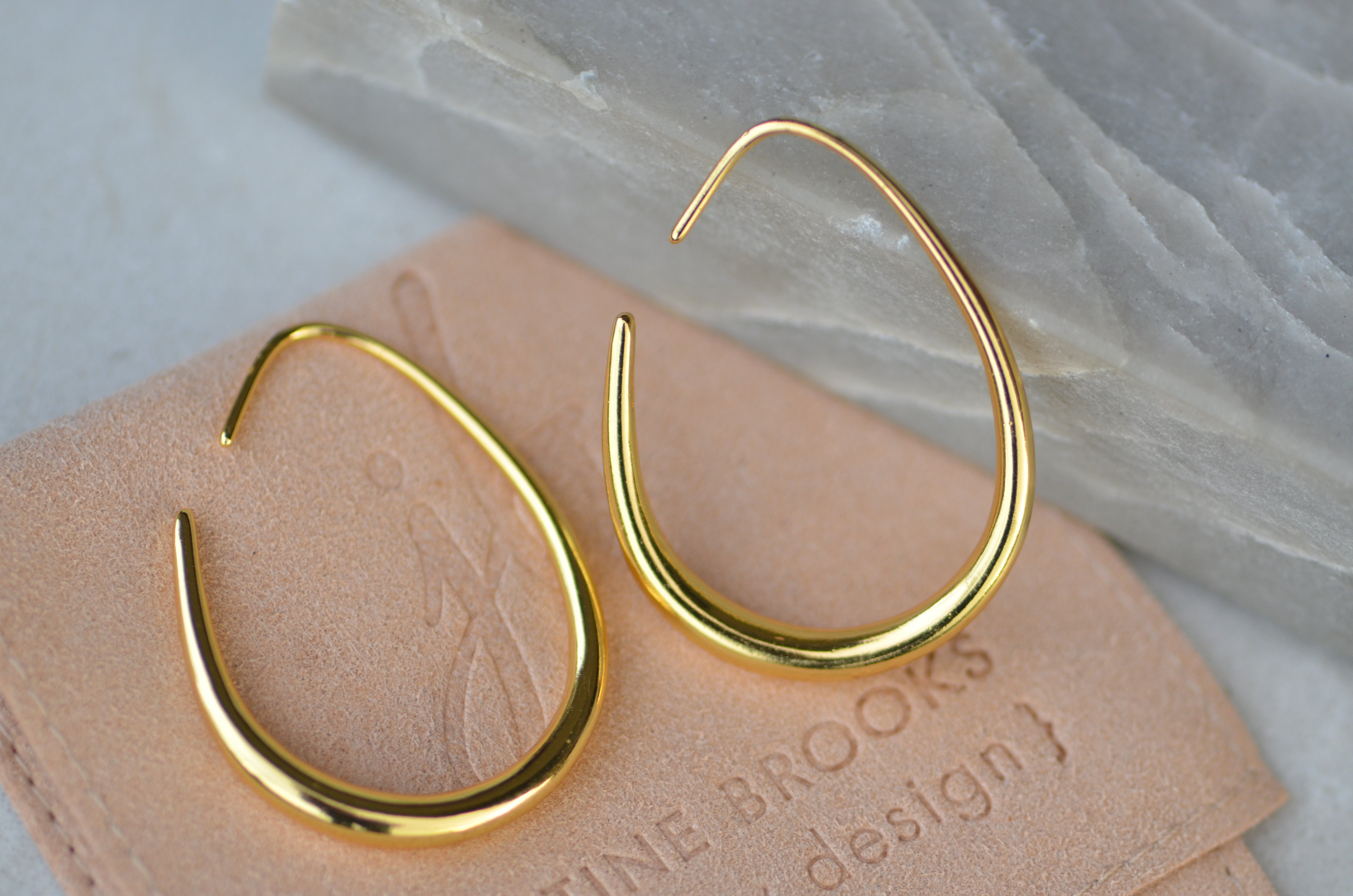 Minimalist Hoop Gold