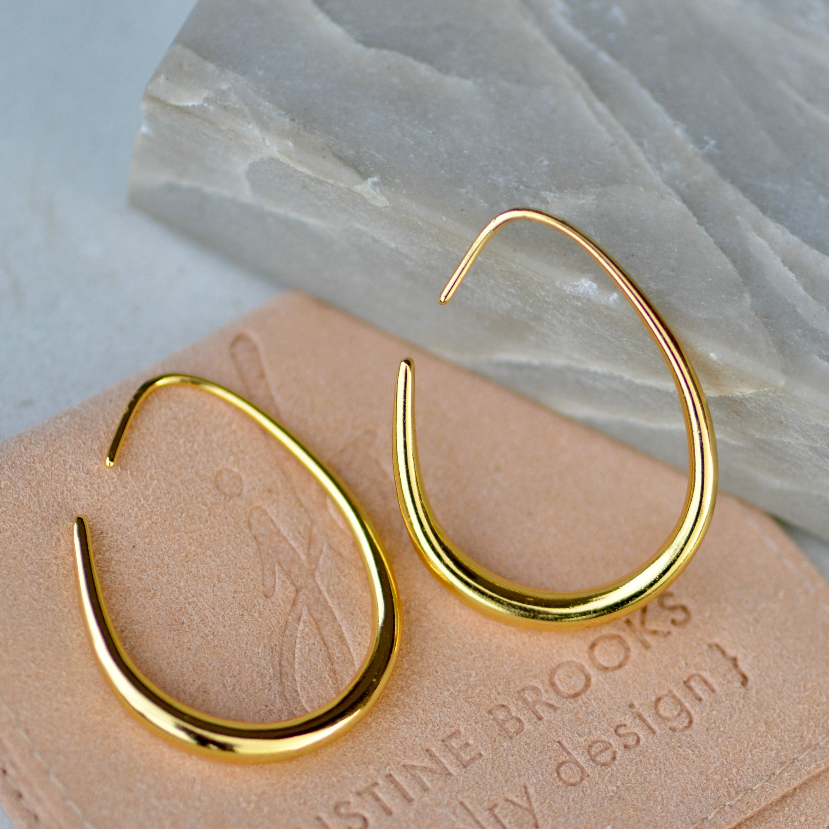 Minimalist Hoop Gold